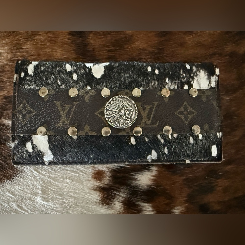 Keep It Gypsy Black w/Silver Hair on Hide Genuine Design Patch Leather Wallet